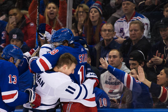Rangers Kevin Hayes och Marc Staal i bråk med Maple Leafs