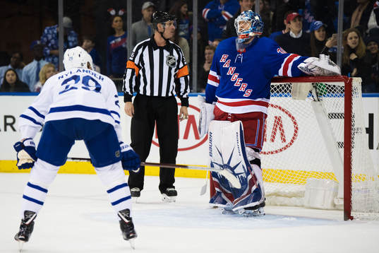 Maple Leafs William Nylander och Rangers målvakt Henrik