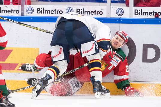Moras Matt Bailey  i ishockeymatchen i SHL mellan Mora och