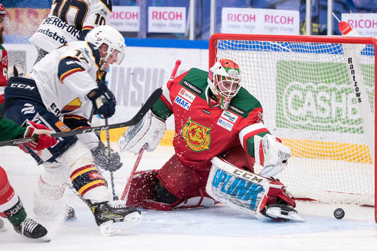 0-4 bakom Moras målvakt Christian Engstrand  i