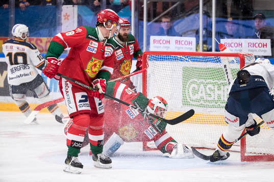 0-4 bakom Moras målvakt Christian Engstrand  i