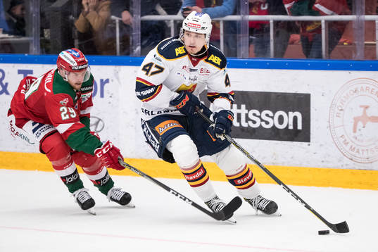 Moras Marcus Fagerudd och Djurgårdens Linus Johansson  i