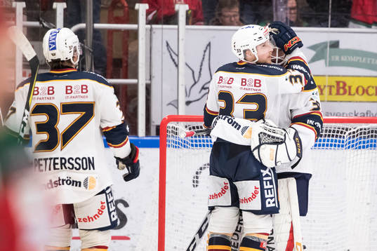 Djurgårdens Linus Hultström och målvakt Adam Reideborn