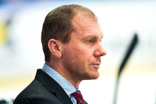 s tränare Johan Lindbom