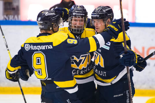 s Victor Ejdsell och HV71:s David Gustafsson jublar med Max