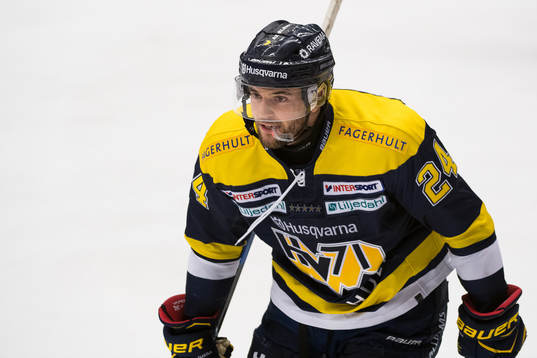 s Stefan Elliott