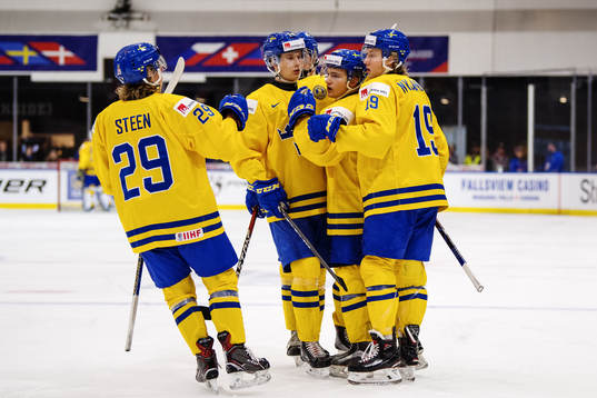 Sveriges Oskar Steen, Elias Pettersson, Rasmus Dahlin, Erik
