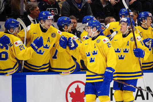 Sveriges Lias Andersson och Alexander Nylander jublar med