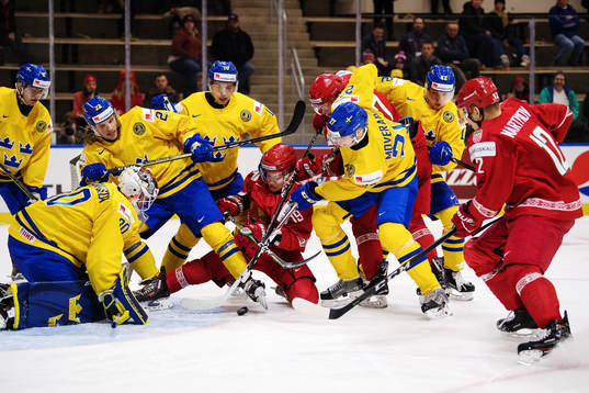 Sveriges målvakt Filip Gustavsson, Axel Jonsson Fjällby,