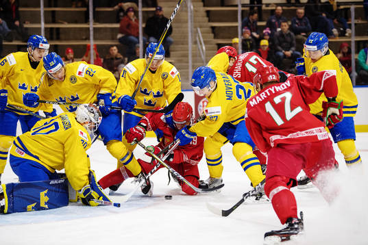 Sveriges målvakt Filip Gustavsson, Axel Jonsson Fjällby,