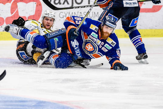 Växjös Liam Reddox faller