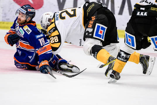 Växjös Andrew Calof faller