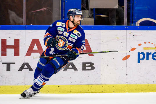 Växjös Noah Welch jublar