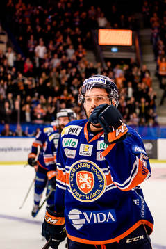 Växjös Noah Welch  jublar