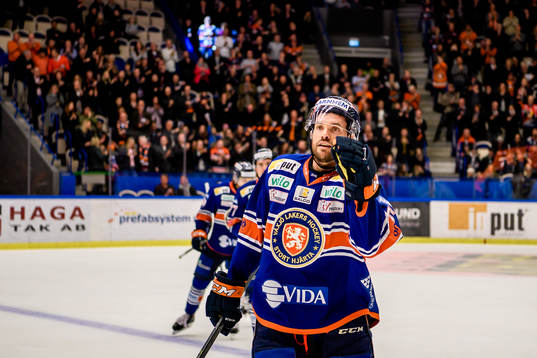 Växjös Noah Welch  jublar