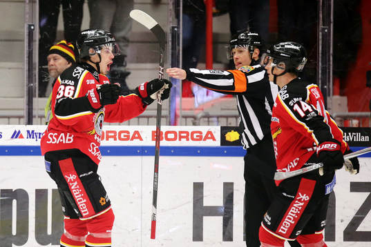 Luleås Emil Larsson och Jonas Berglund jublar