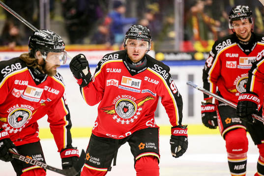 Luleås Robin Kovacs jublar