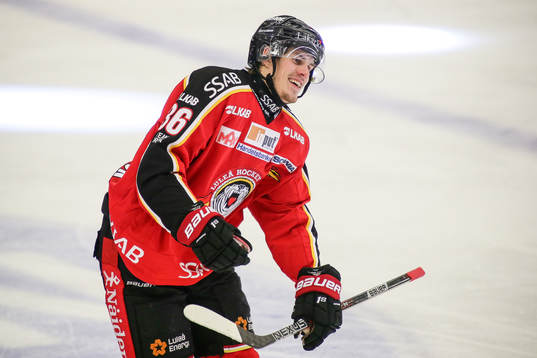 Luleås Emil Larsson jublar