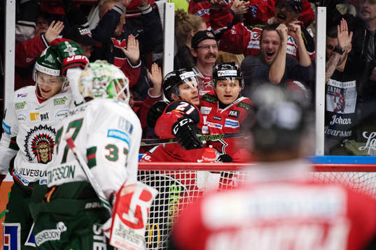 Malmö Redhawks Rhett Rakhshani jublar med Andy Miele