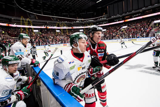 Frölundas Christoffer Ehn och Malmö Redhawks Lars Bryggman