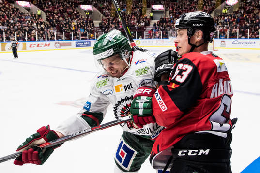 Frölundas Max Friberg och Malmö Redhawks Fredrik