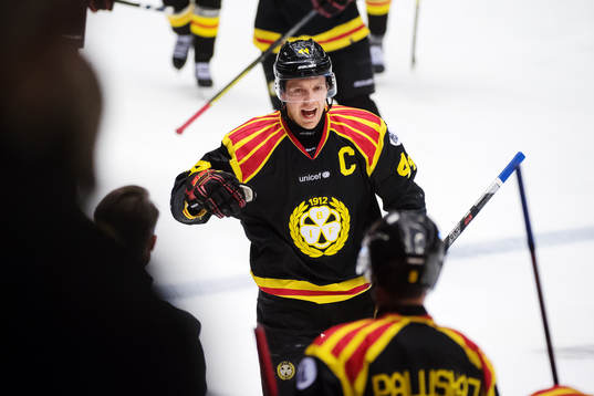 Brynäs Jacob Blomqvist jublar