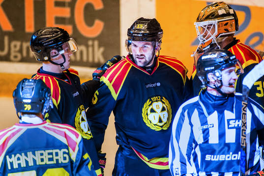 Brynäs Simon Bertilsson jublar