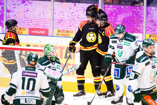 Brynäs Johan Alcén och Jacob Blomqvist jublar