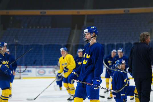 Rasmus Dahlin på Sveriges träning
