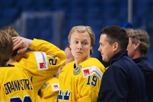 Alexander Nylander och förbundskapten Tomas Montén på