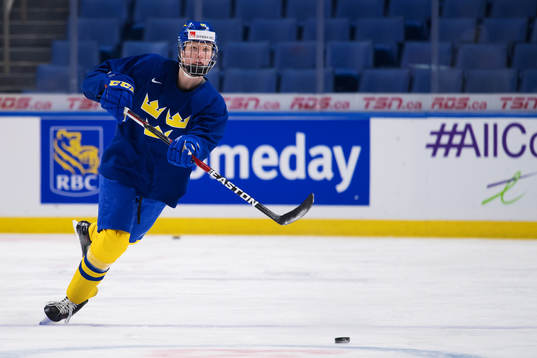 Rasmus Dahlin på Sveriges träning