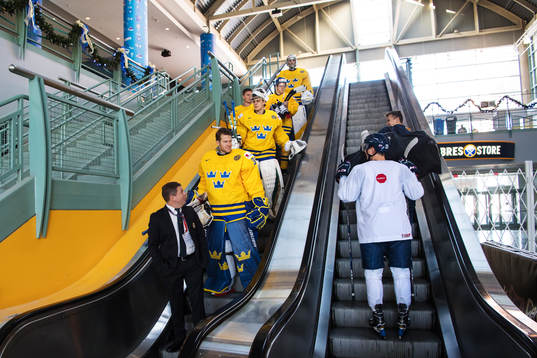 Sveriges team manager Jonas Fransson, Filip Gustavsson,