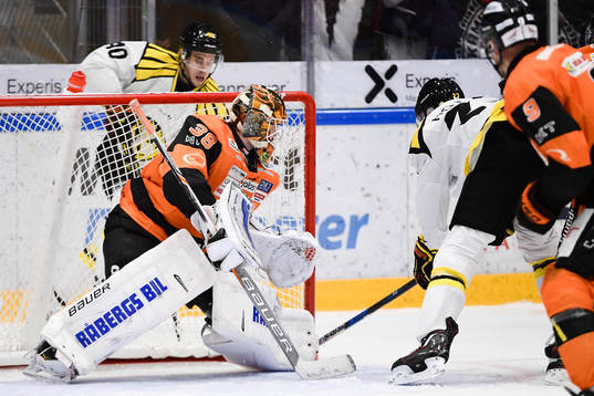 Brynäs Jesper Jensen och Drew Miller oroar framför