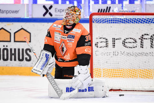 Karlskronas målvakt Johannes Jönsson deppar