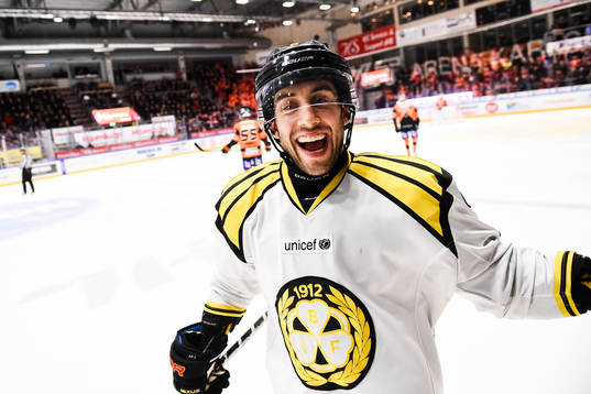 Brynäs Aaron Palushaj jublar