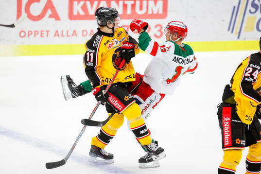 Luleås Petter Emanuelsson och Moras Emil Bejmo