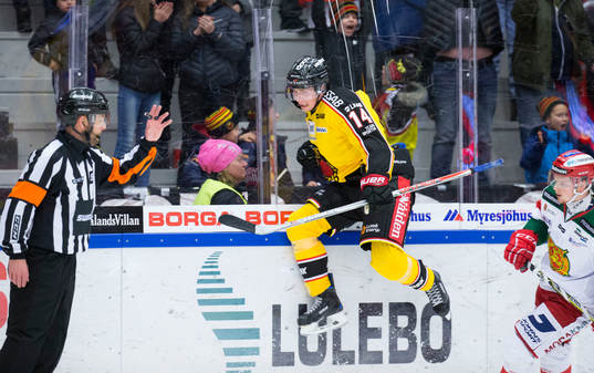 Luleås Jonas Berglund jublar