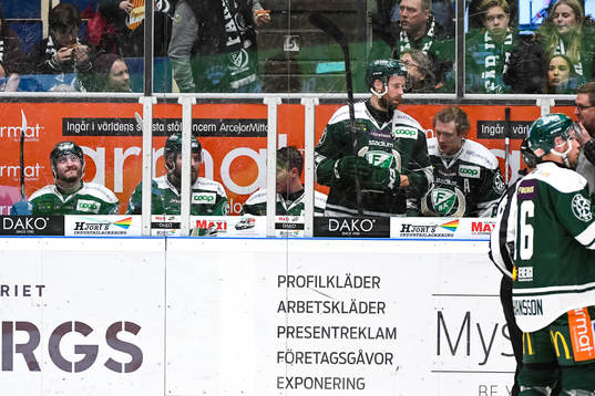 5 spelare i Färjestads utvisningsbås