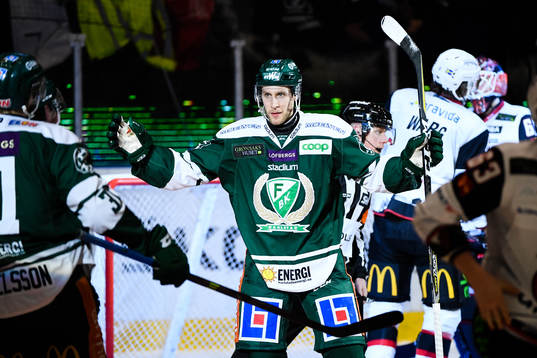 Färjestads Per Åslund jublar