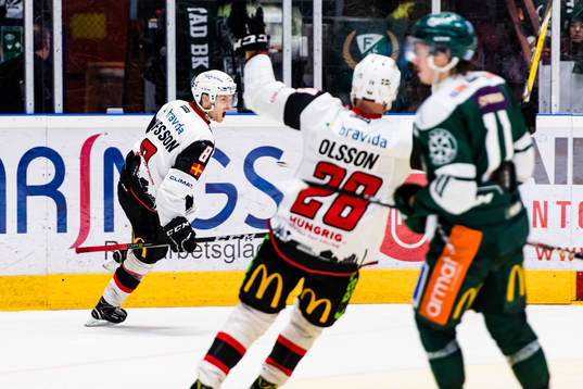 Malmö Redhawks Johan Olofsson jublar