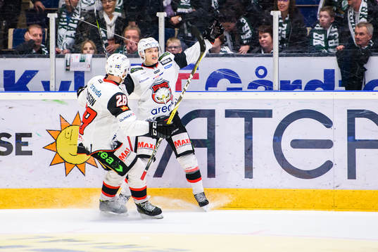 Malmö Redhawks Johan Olofsson jublar