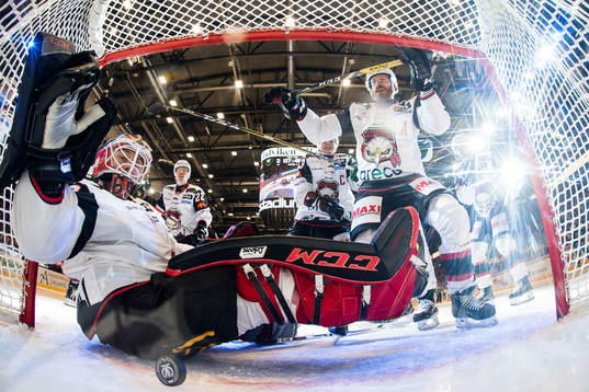 Färjestads Alexander Johansson gör 3-3 och Malmö
