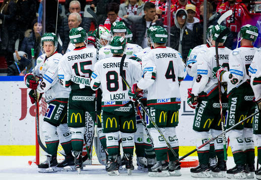 Jubel vid slutsignalen Frölundas målvakt Johan Mattsson