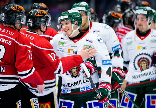 Frölundas Joel Mustonen är glad och tackar Örebros
