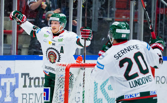 Frölundas Simon Hjalmarsson gör 2-3 och jublar