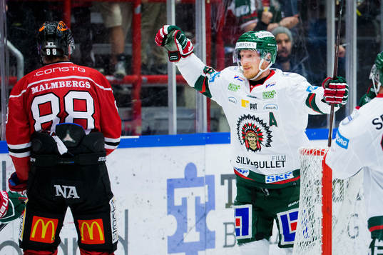 Frölundas Simon Hjalmarsson gör 2-3 och jublar
