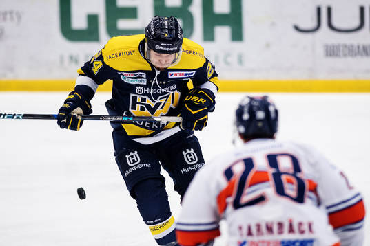 s Stefan Elliott