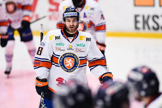 Växjös Andrew Calof jublar