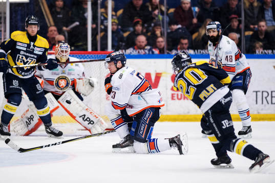 s Lawrence Pilut men det blir mål till 1-2