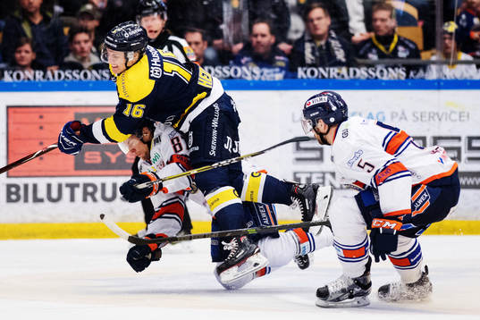 s Tom Hedberg i luften